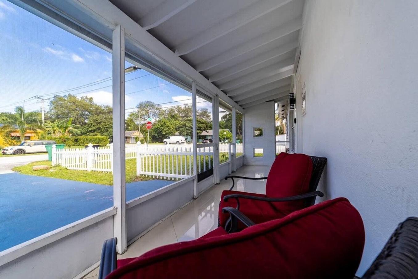 Private Heated Pool Villa In Ftl Near Beach 劳德代尔堡 外观 照片